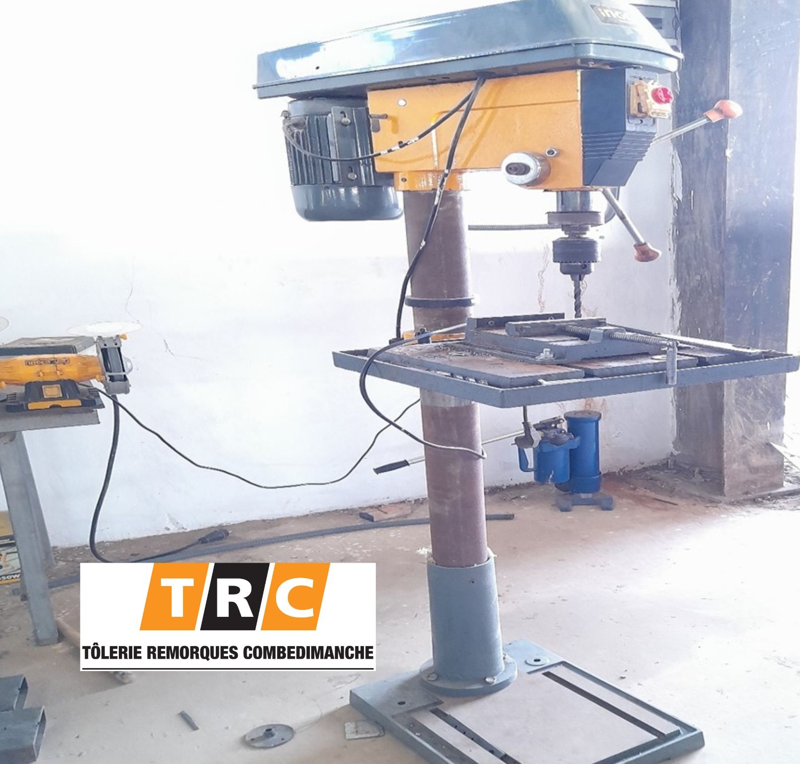 Perceuse à colonne tolerie remorques combedimanche